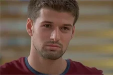 INDISCRÉTION : César engage un détective privé !