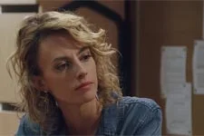 INDISCRÉTION : Coralie sort avec le père d?un élève !