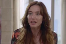 INDISCRÉTION : Delphine de retour en pleine FOLIE !