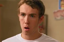 INDISCRÉTION : Kévin va bientôt cacher la TRAHISON d’Emilie à Laetitia !