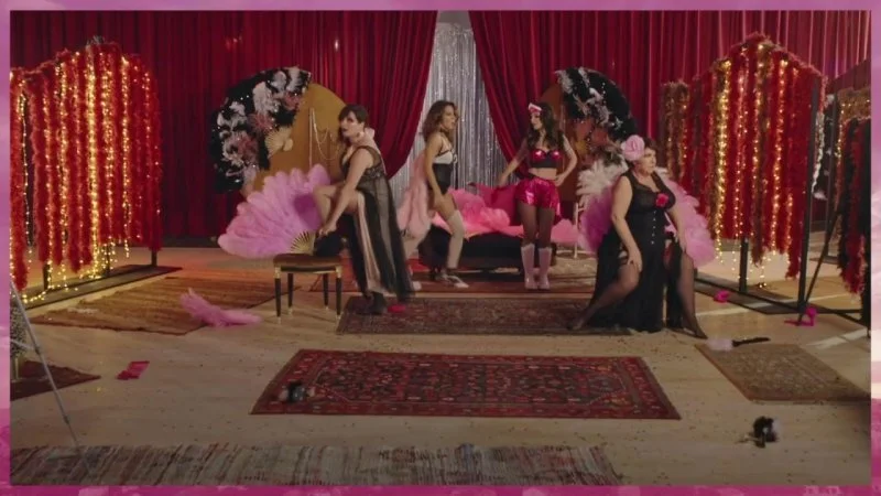 Indiscrétion : Le magnifique show burlesque des mistraliennes