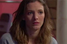 INDISCRÉTION : Les Mistraliens découvrent avec stupeur un le GROS CHANGEMENT d’Estelle !