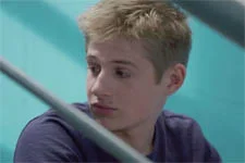 INDISCRÉTION : Luis bientôt TUÉ par les ados ?!