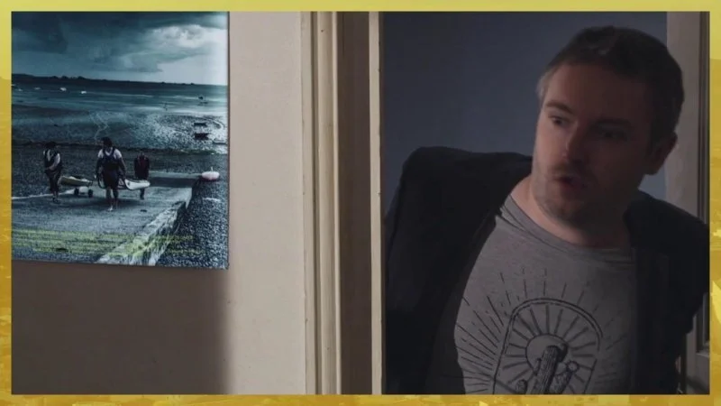 Indiscrétion : Nathan surprend ses colocs en plein coït