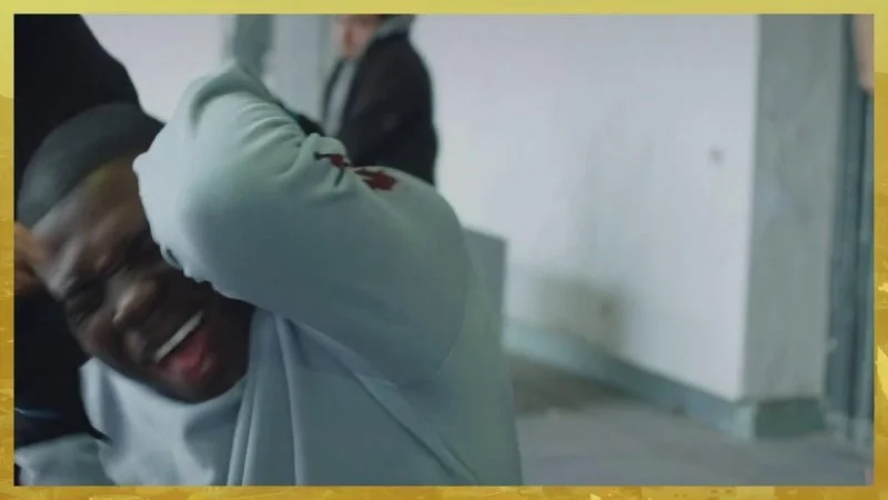 Indiscrétion : Règlement de comptes - Mouss planté