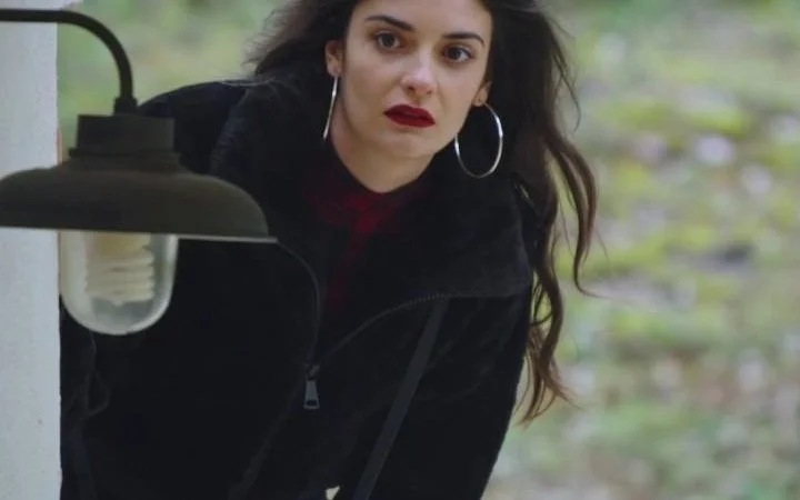 Indiscrétion : Sabrina surprend le plan évasion