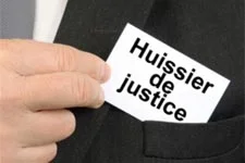 INDISCRÉTION : Un huissier de justice débarque à la coloc !