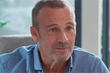 INDISCRÉTION : Vincent fait une promesse à Emma !