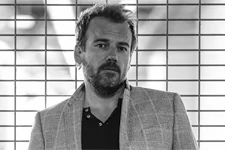 INTERVIEW Plus belle la vie : Stéphane Hénon (Jean-Paul Boher) se confie sur la reprise du tournage de la série avec les règles sanitaires