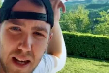 INTERVIEW VIDÉO : Théo Bertrand (Kévin de Plus belle la vie) se confie sur son confinement… seul au monde !