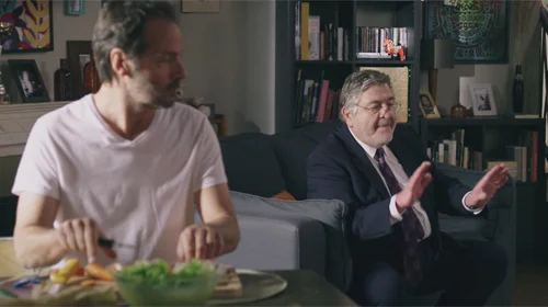 Intrigues Plus belle la vie : Franck guide Rochat pour qu’il fasse un bon cadeau à Claire !