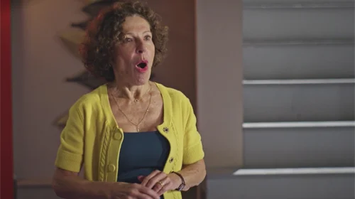 Intrigues Plus belle la vie : Mirta est très surprise d’apprendre que Barbara a un bébé et que Nathan est le père !