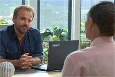 Jean-Paul apprend une grosse info sur César par Elodie !