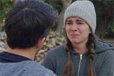 Joachim demande à Olivia de se reprendre : « S’il te plaît »