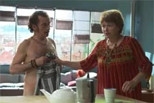 Jocelyn se promène nu à l?appartement Nebout !