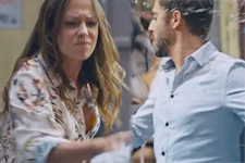 Johanna et Abdel mettent en place une fausse violente dispute pour piéger Max !