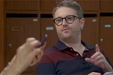 Kévin cherche à faire parler de lui et Nathan retourne la situation à son avantage