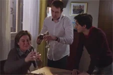 Laetitia découvre une surprise !