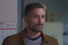 Le Docteur Kaplan fait une déclaration inattendue pour sauver Babeth !