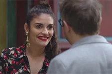 Le nouveau look de Nathan fait sensation auprès de Sabrina !