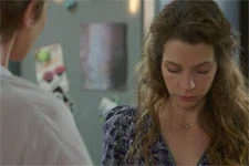 Léa apprend à Camille que Cristal a été kidnappée !