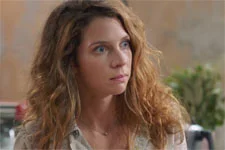 Léa apprend qu’Anne envoie des photos coquines à Patrick !