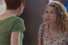 Léa part travailler malgré la réticence de Babeth