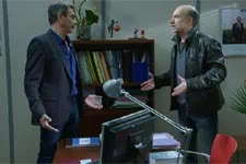 Léo donne une information capitale à Patrick qui le recadre