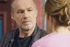 Léo flippe en apprenant que Barbara reprend le boulot !