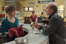 Léo suggère à Barbara d?aider Francesco