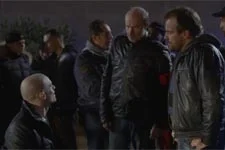 Les flics font des arrestations dans la cité Eluard