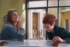 Luna avoue à Babeth être transparente aux yeux de Paul Simonian