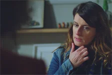 Luna confie à Mirta qu’Andrès n’est pas prêt à assumer leur relation