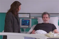 Luna constate amèrement que Sacha est plus que jamais amoureux de Victoire