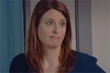 Luna est un peu moins satisfaite du travail de Laetitia à l?hôtel