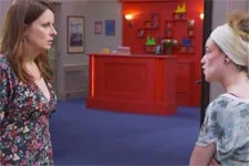 Luna insiste pour qu?Olga vienne vivre au Celeste avec la bande de jeunes