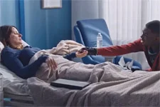 Luna retrouve le moral grâce à Mouss