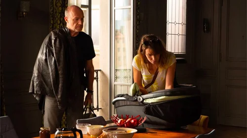 Maman dans Plus belle la vie et dans la réalité, Léa François se confie sur ce sujet : « C’est un parallèle très amusant »