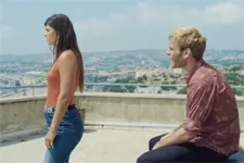 Max met en garde Shine contres ses excès de jalousie !