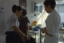 Michaël se rend à l?hôpital Marseille-Est pour un prélèvement important