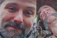 Millard ENTERRE Baptiste et le regarde MOURIR !