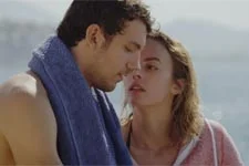 Mitia annonce à Coralie être amoureux de Barbara