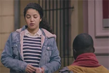 Mouss découvre la blessure de Mila !