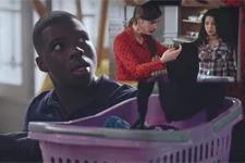 Mouss fait une connerie avec le linge à la coloc !