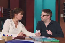 Nathan s?improvise expert en déchiffrage du langage des émojis