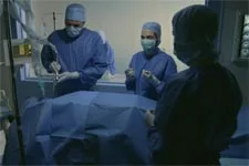 Nicolas panique au moment d?opérer son père !