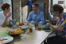 Patrick cache sa découverte à Babeth