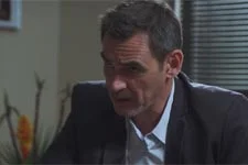 Patrick découvre le passé surprenant de Sylvie