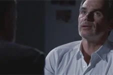 Patrick explique à Simon qu?il n?a pas assez de preuves contre Michaël