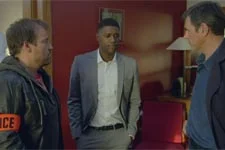 Patrick interroge Djawad après la découverte du corps d?Anémone